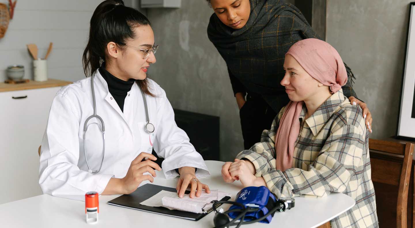 Asesoramiento a un paciente de cáncer