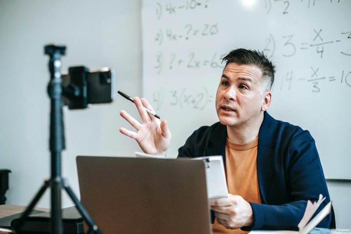 Enseñar en línea como ingreso adicional