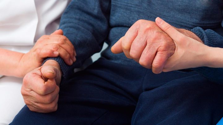 Un hombre con Parkinson