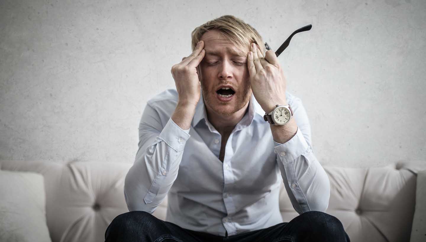 Dolores de cabeza tensionales causados por el estrés